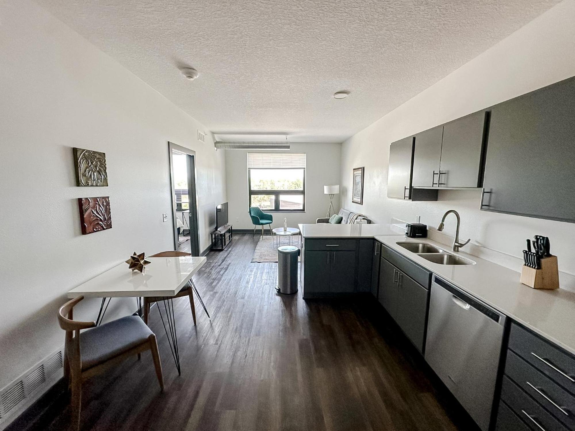 Sleepover 1Bd 1Ba Des Moines Apartments Exteriör bild